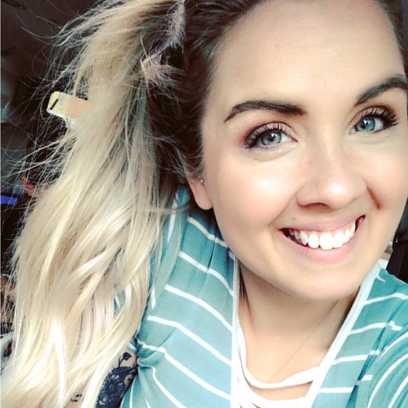 Meet your Posher, Ashley - Picture 2 of 2